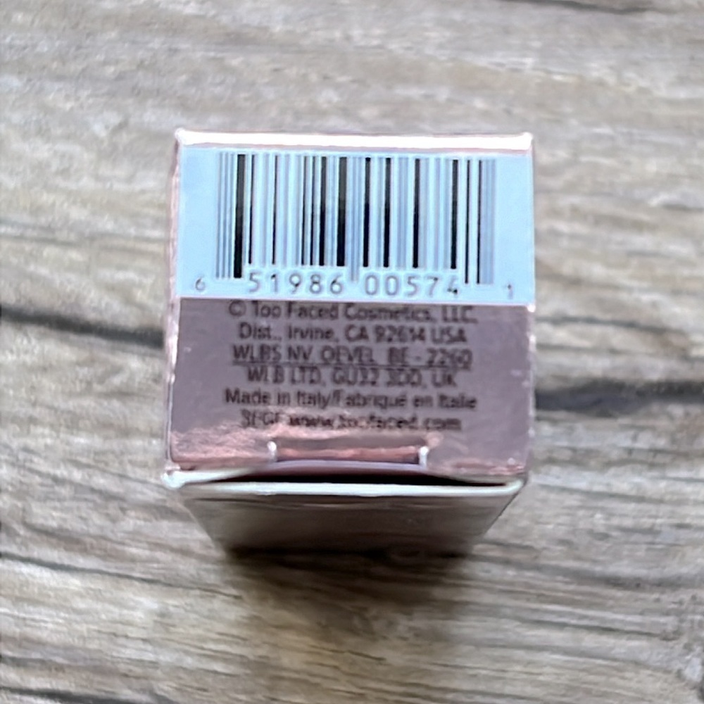 Too Faced • Cocoa Bold Lipstick - Picture 6 of 12